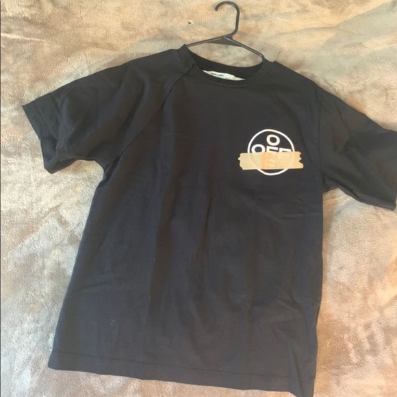OFF WHITE T - Picture 2 of 2